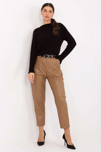 pantalon femme cuir écologique camel taille haute paperbag ceinture boucle noire fuselée cropped cheville finition mate souple doublure matelassée chic