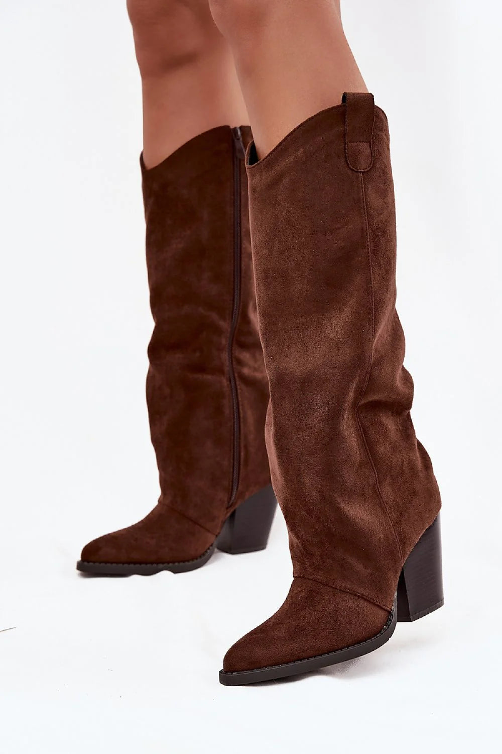 bottes hautes femme suédine écologique marron chocolat western talon bloc stable pointu effilé fermeture zippée semelle coutures confort élégant