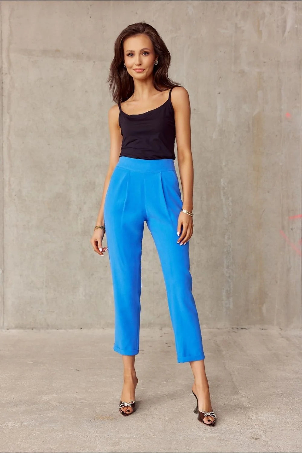 pantalon femme élégant droit taille ajustable cheville coupe cigarette polyester viscose tissu fluide soyeuse poches obliques fermeture latérale Pologne