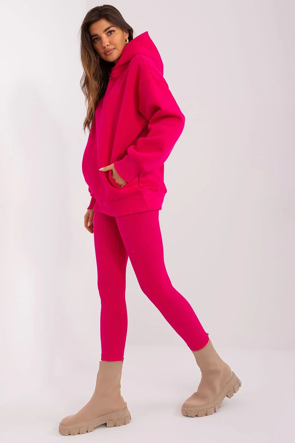 Ensemble coordonné femme sweatshirt capuche legging rose vif moderne confort coupe ample liberté mouvement