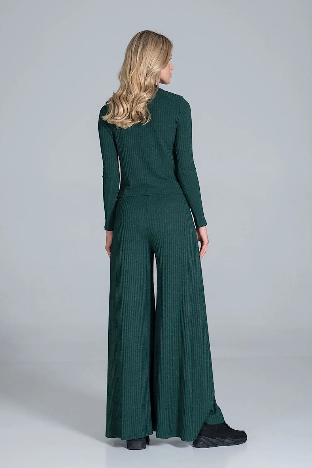 Ensemble femme maille côtelée bordeaux élégant et confortable avec pantalon large manches longues mode sophistiquée
