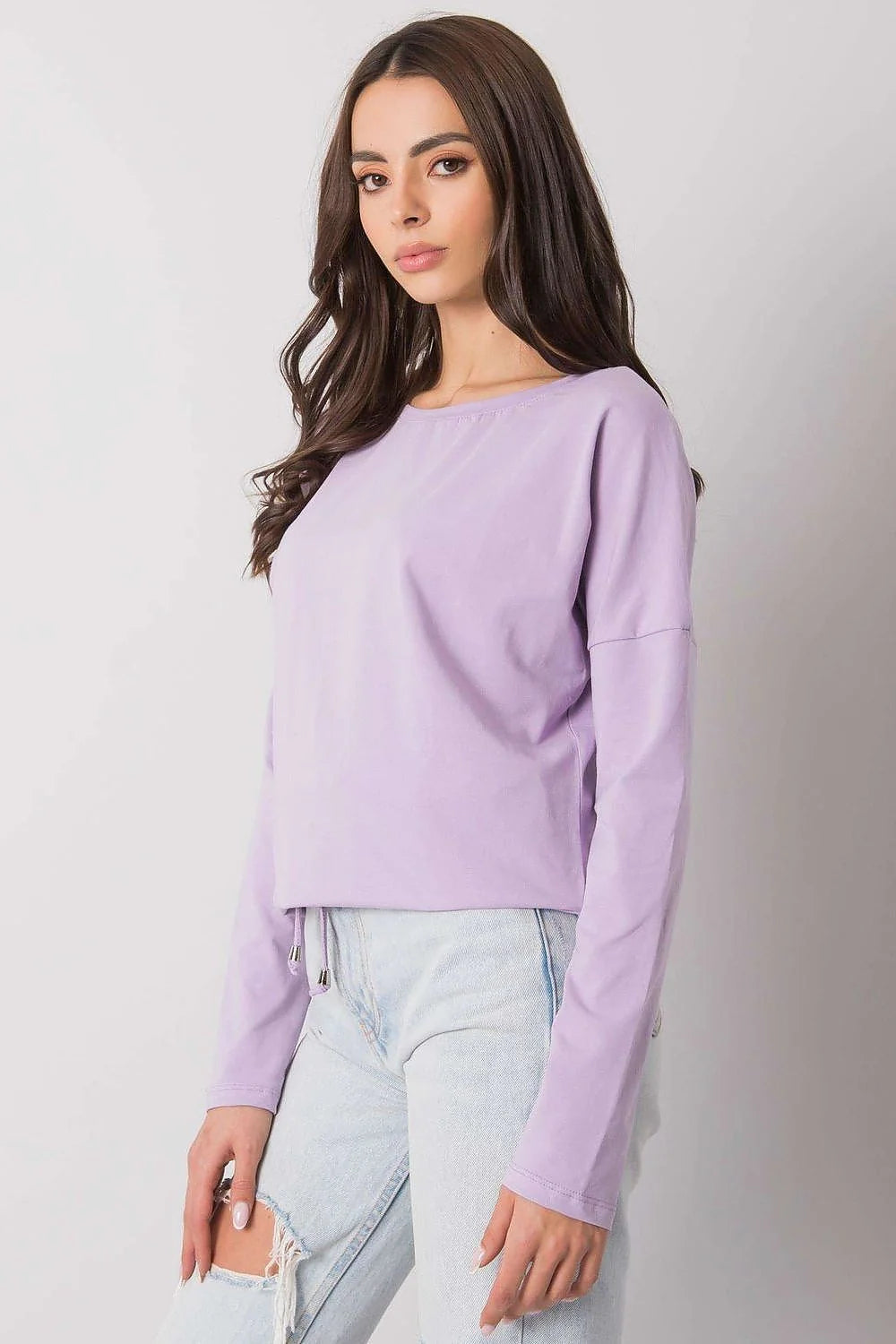 Sweat féminin en coton bleu marine manches longues coupe décontractée confortable style casual tendance