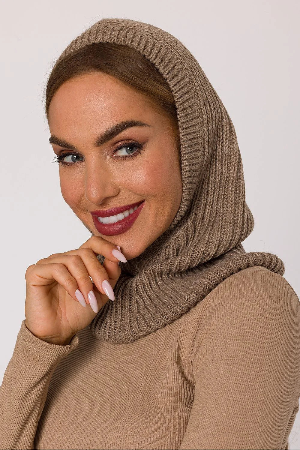 balaklava snood capuche tubulaire maille côtelée taupe chaud doux extensible élastique coupe ajustée col monté bordcôtes maintien thermique