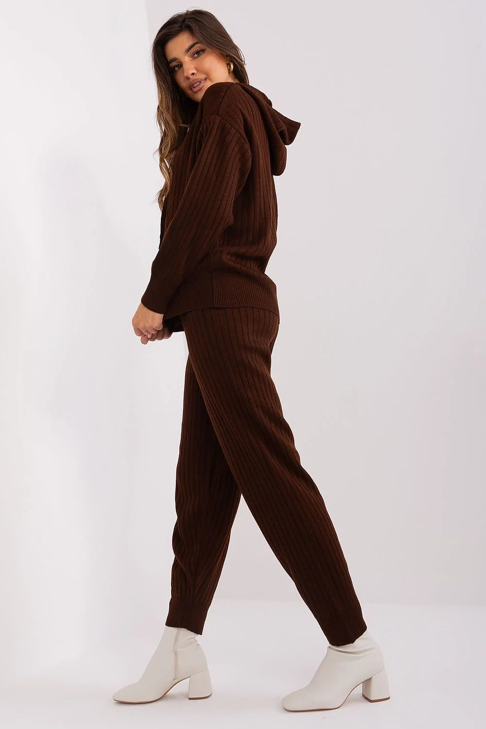 Ensemble Badu femme marron côtelé hoodie capuche cordons manches longues coupe ample épaules tombantes pantalon droit