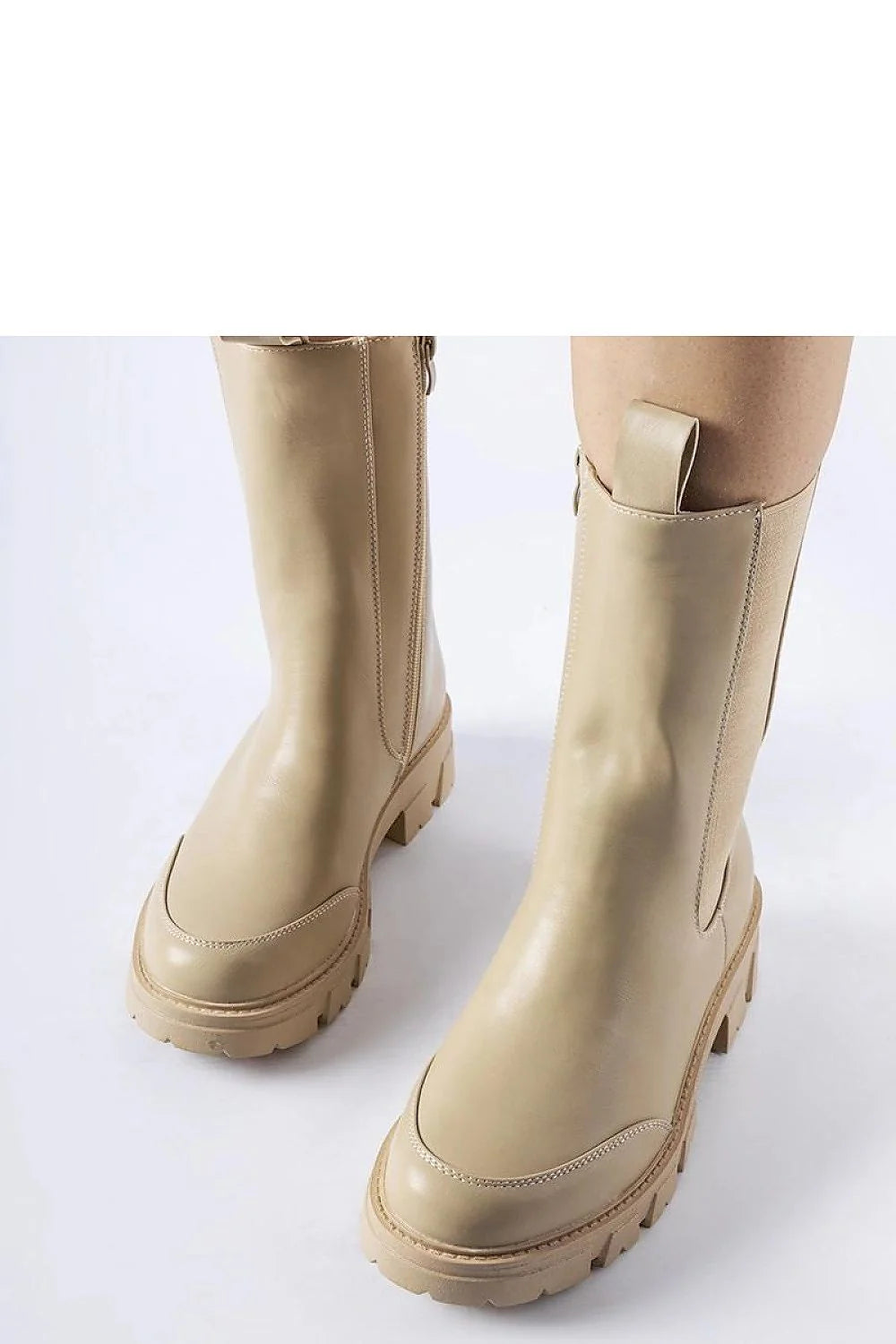 bottes femme beige mihaute cuir synthétique mat bout rond silhouette épurée semelle crantée gomme antidérapante talon bloc bas fermeture éclair