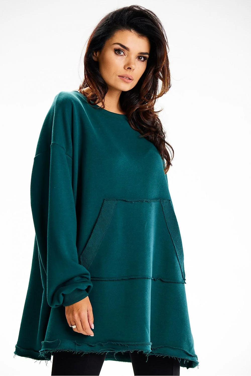 Sweatshirt féminin oversize en coton émeraude profond, style décontracté, poche kangourou, coupe ample, taille universelle, femme, mode confortable, Pologne