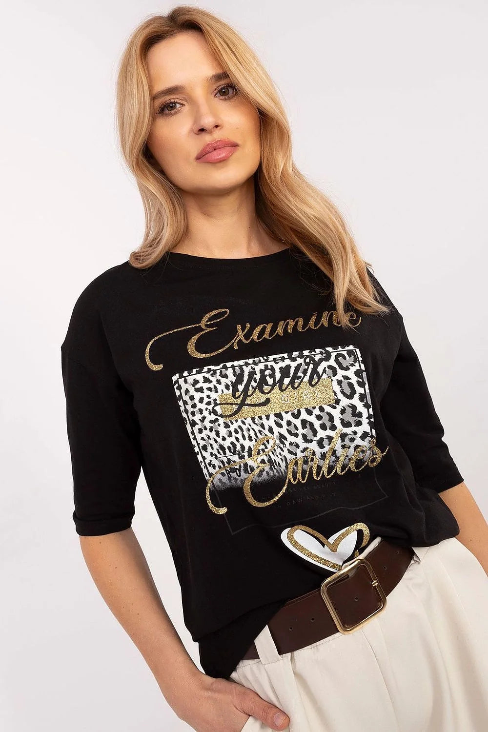 T-shirt graphique audacieux pour femme motif léopard doré manches courtes coupe ample moderne