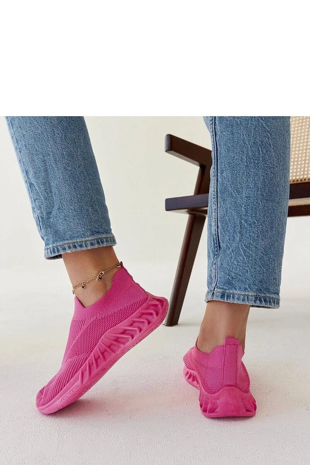 Sneakers femmes design sportif confortable tige en maille semelle épaisse couleur rose vif fermeture slip-on occasion quotidienne style décontracté mode tendance