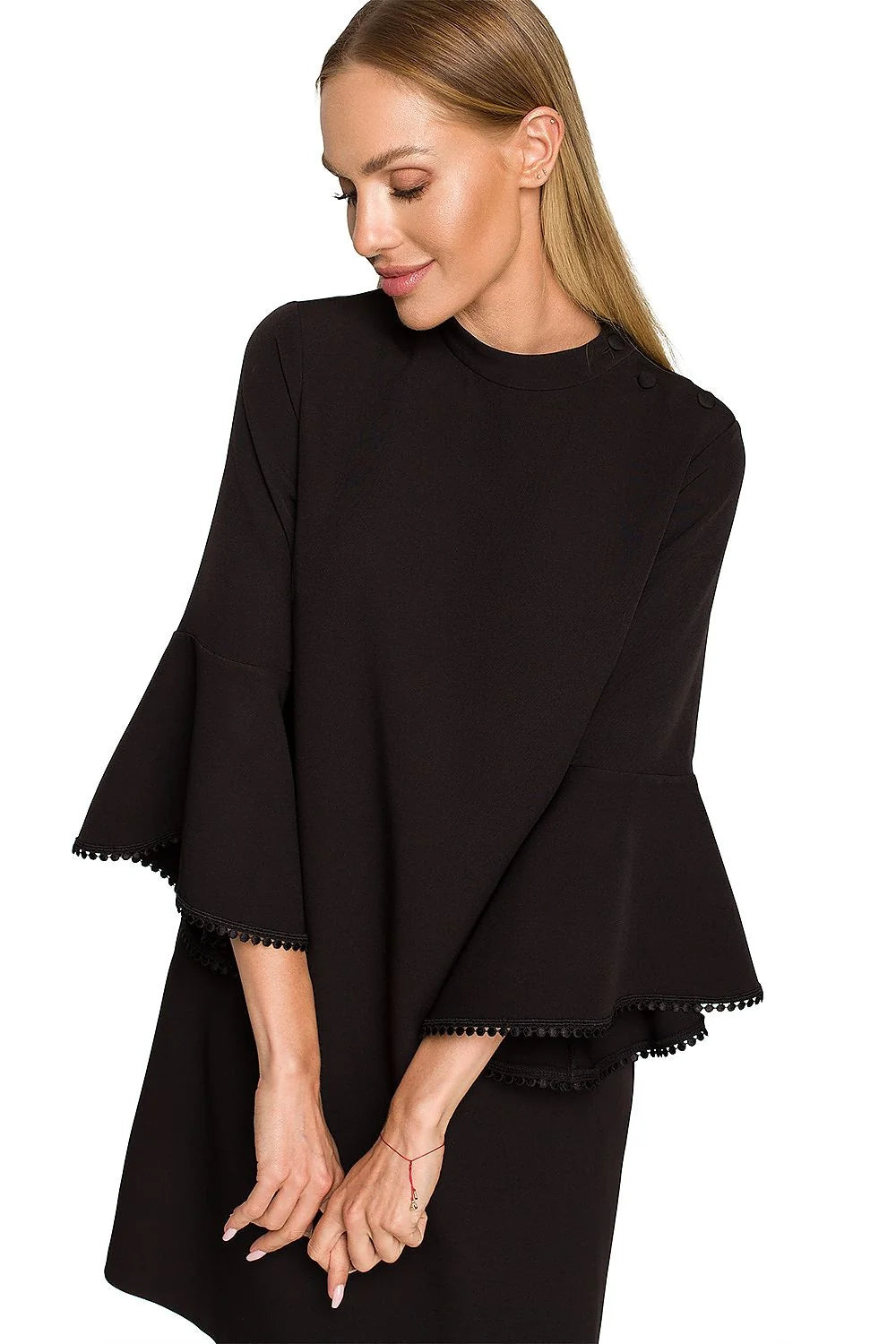 Robe de jour élégante vert vif manches trompettes franges noires coupe droite polyester 95% elasthanne 5% taille ajustable femme