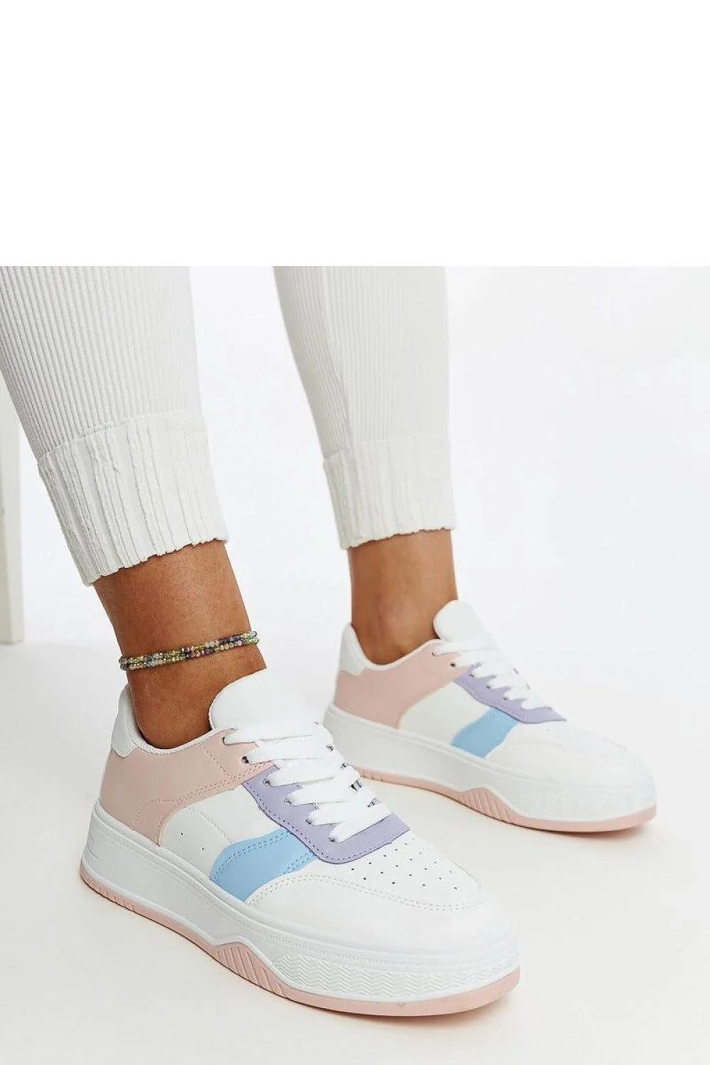 sneakers femme blanches similicuir pastel rose lilas bleu ciel semelle plateforme épaisse perforée respirante lacets rembourrée cheville antidérapante rétro confortable