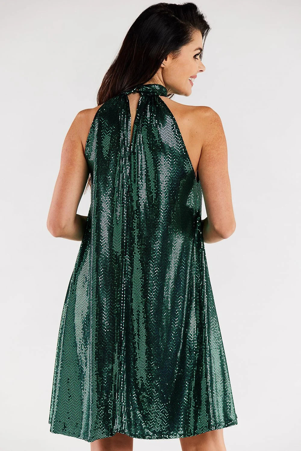 Robe de soirée élégante sans manches couleur verte foncée en tissu scintillant col montant silhouette trapèze femme