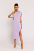 Robe ajustée moderne en lilas doux maille coton élasthanne épaules structurées encolure ronde fente haute midi femme