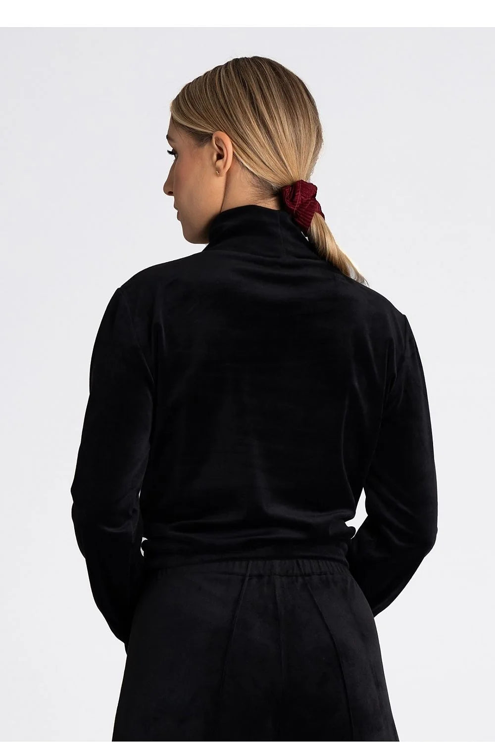ensemble velours noir col montant manches longues taille haute jupe cheville coupe décontractée douce brillante élégante sophistiquée