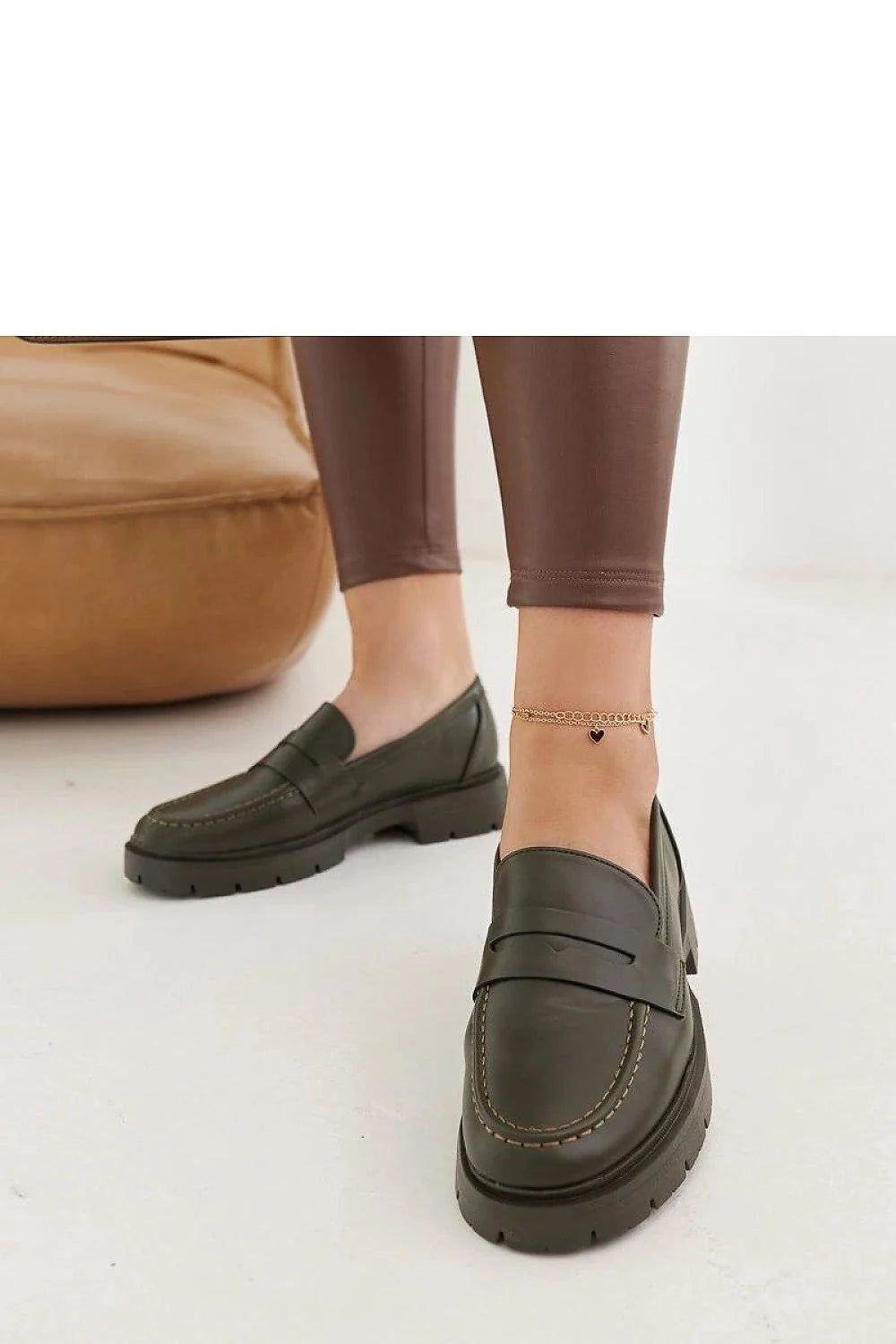 mocassins femmes penny loafers cuir synthétique vert olive foncé bout rond semelle crantée antidérapante talon bas compensé slipon confortable surpiqûres