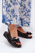 Sandales compensées pour femmes style décontracté élégant cuir éco fleur décorative perle métal argenté
