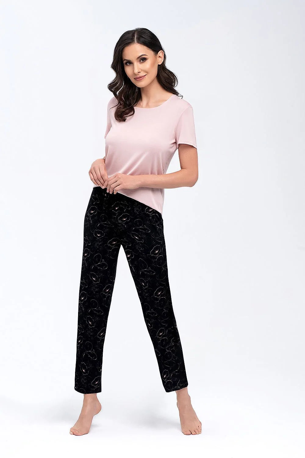 pyjama Babella femme confortable automne hiver manches courtes col rond taille élastiquée viscose élasthanne pantalon velours motif floral noir rose