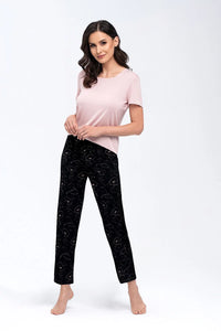 Pyjama viscose élasthanne beige blouse col rond manches courtes pantalon velours motif floral noir rose confort style nuit