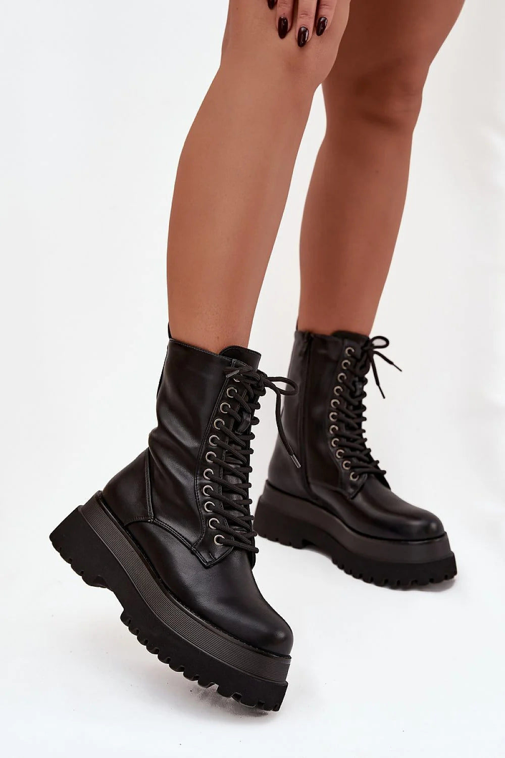 bottines femme cuir écologique plateforme massive montante lacées fermeture éclair latérale doublure mousse semelle crantée antidérapante talon confort urbain tendance