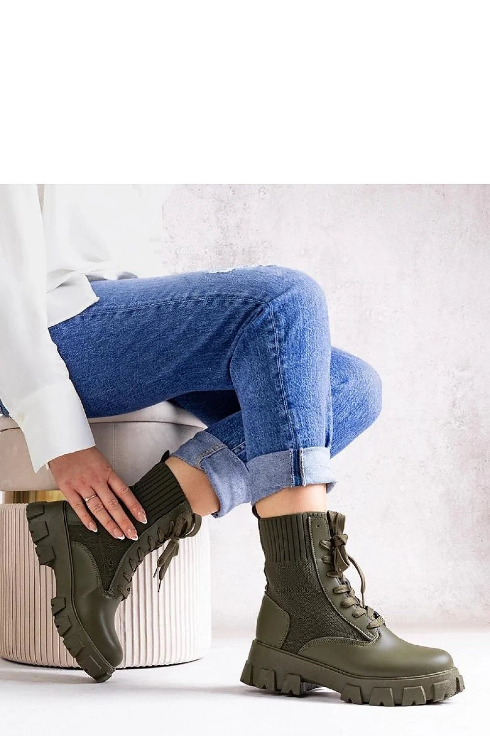 Bottes femmes kaki robuste moderne cuir synthétique tissu tricoté lacets semelle crantée confort automne hiver