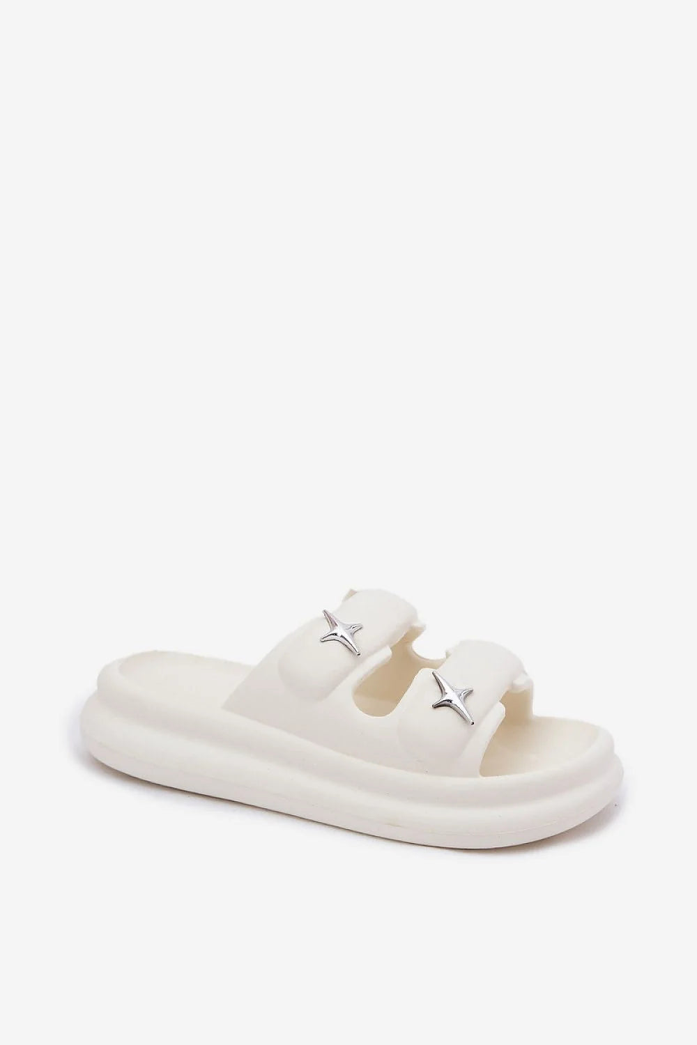 Sandales femmes style moderne design épuré confort exceptionnel mousse et métal étoiles argentées occasions multiples tailles 36 à 41