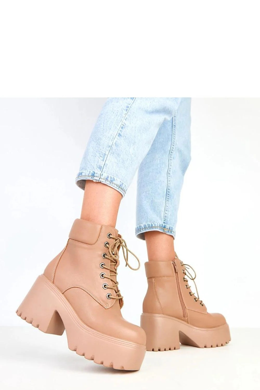 bottines cuir synthétique écologique durable bout carré talon bloc plateforme lacets fermeture éclair latérale col rembourré
