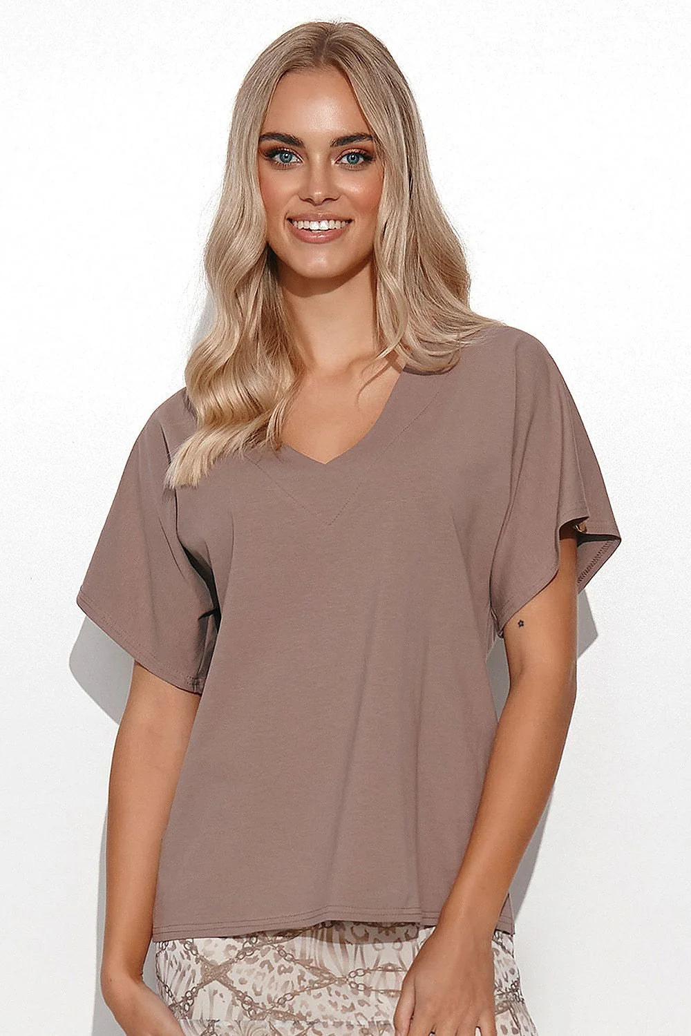 Chemisier Makadamia pour femme en coton taupe style classique décontracté coupe boxy col V manches courtes