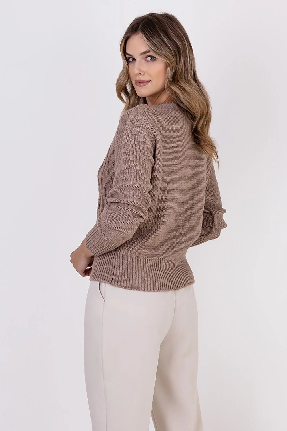 Cardigan taupe pour femme maille laine V-col manches longues boutons bois front torsadé ribé poignets longueur hanches taille ajustable