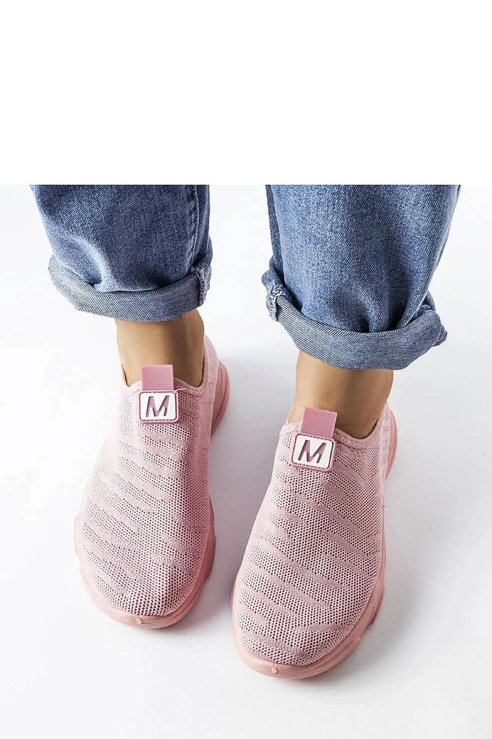 Chaussures de sport en tissu rose pour femmes, design moderne, fermeture slip-on, style casual, semelle épaisse, mesh respirant, confort summer, détails élégants