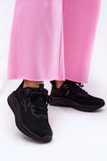 Chaussures de sport modernes pour femmes en mesh noir, confortables et légères, style sportif, amorti élevé, plateforme stabilisante, logo étoile, idéales pour le quotidien et les loisirs