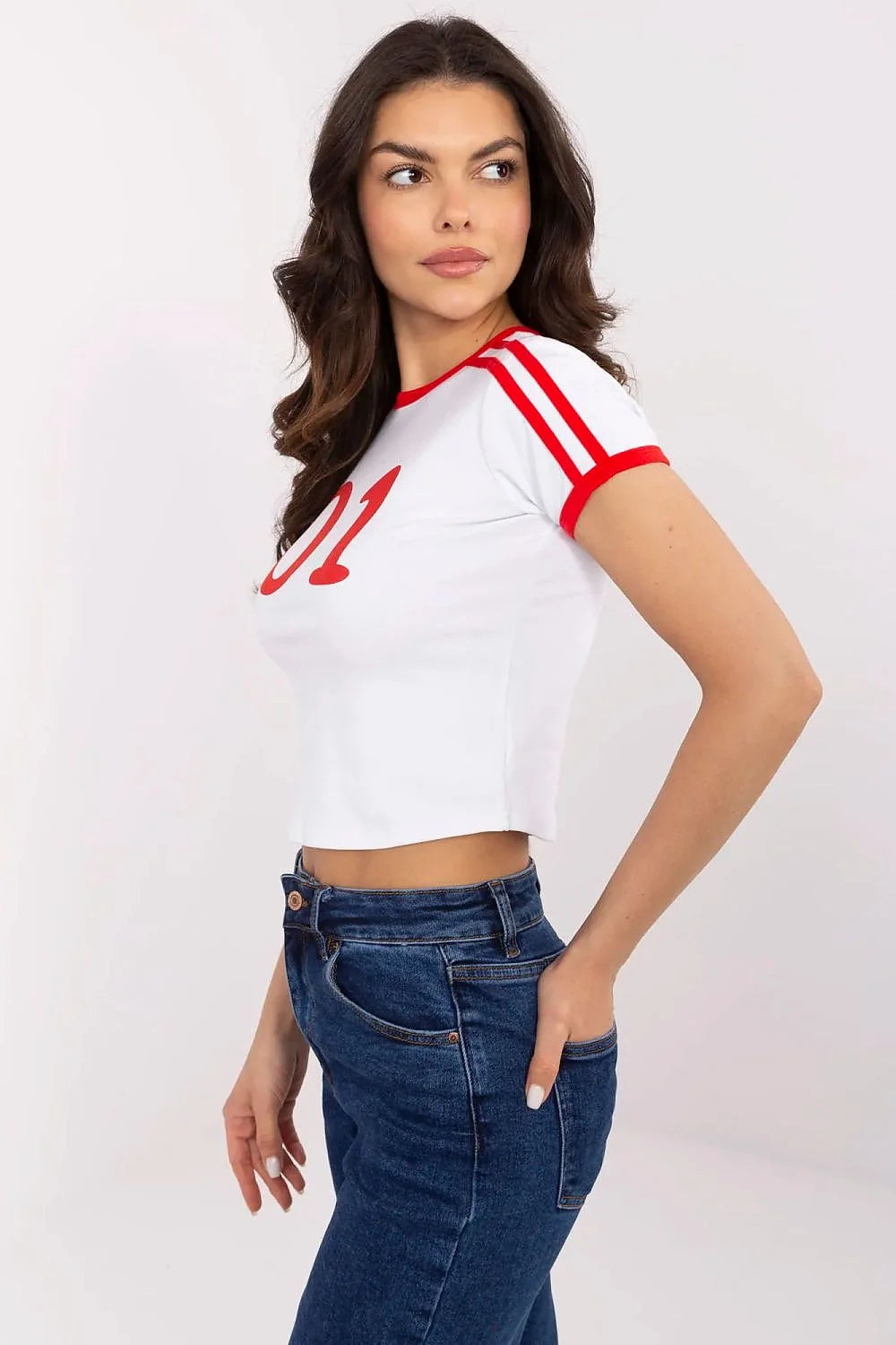 T-shirt femme court cropped sportswear design audacieux élasthanne coton blanc rouge numéro 01
