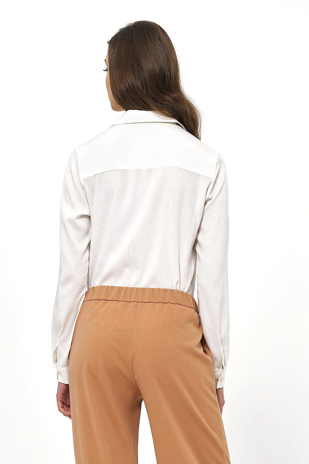 chemise blanche viscose fluide soyeuse légère coupe droite élégant manches troisquarts col pointu patte cachée bureau casual confortable