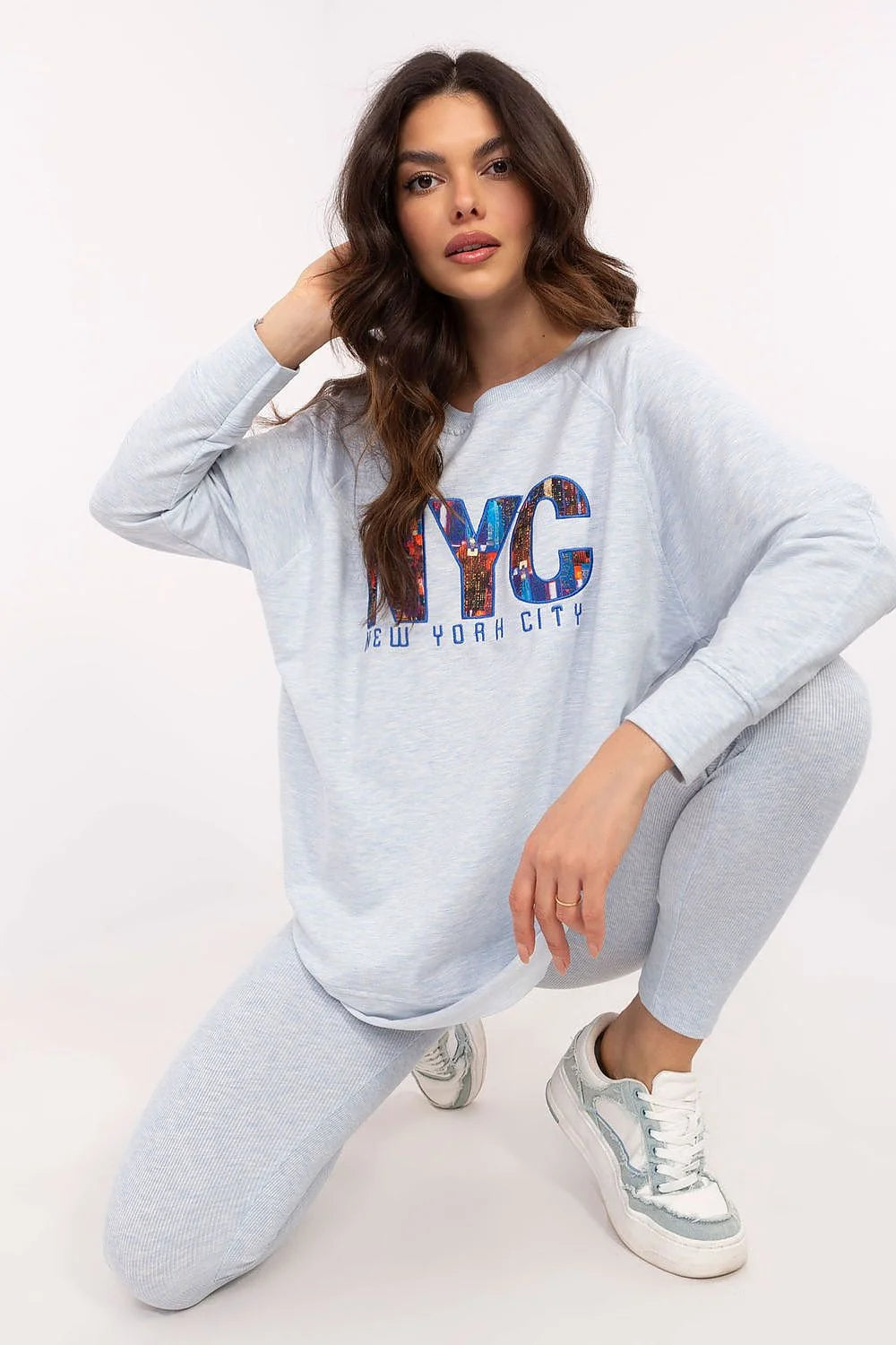 Sweatshirt et legging assortis pour femmes, ensemble NYC New York City, style casual, matériau mixte coton polyester élasthanne, couleur bleu gris pâle, imprimé multicolore, tailles ajustables, confort et style