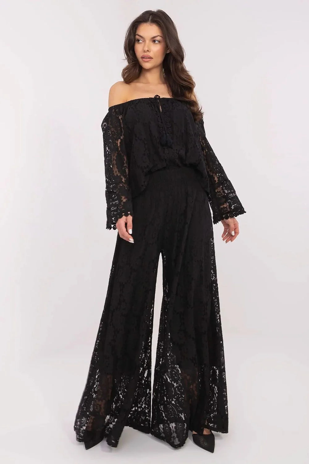 dentelle noire florale transparente doublure coton nylon légère respirante manches longues évasées encolure bardot coupe ample pantalon palazzo