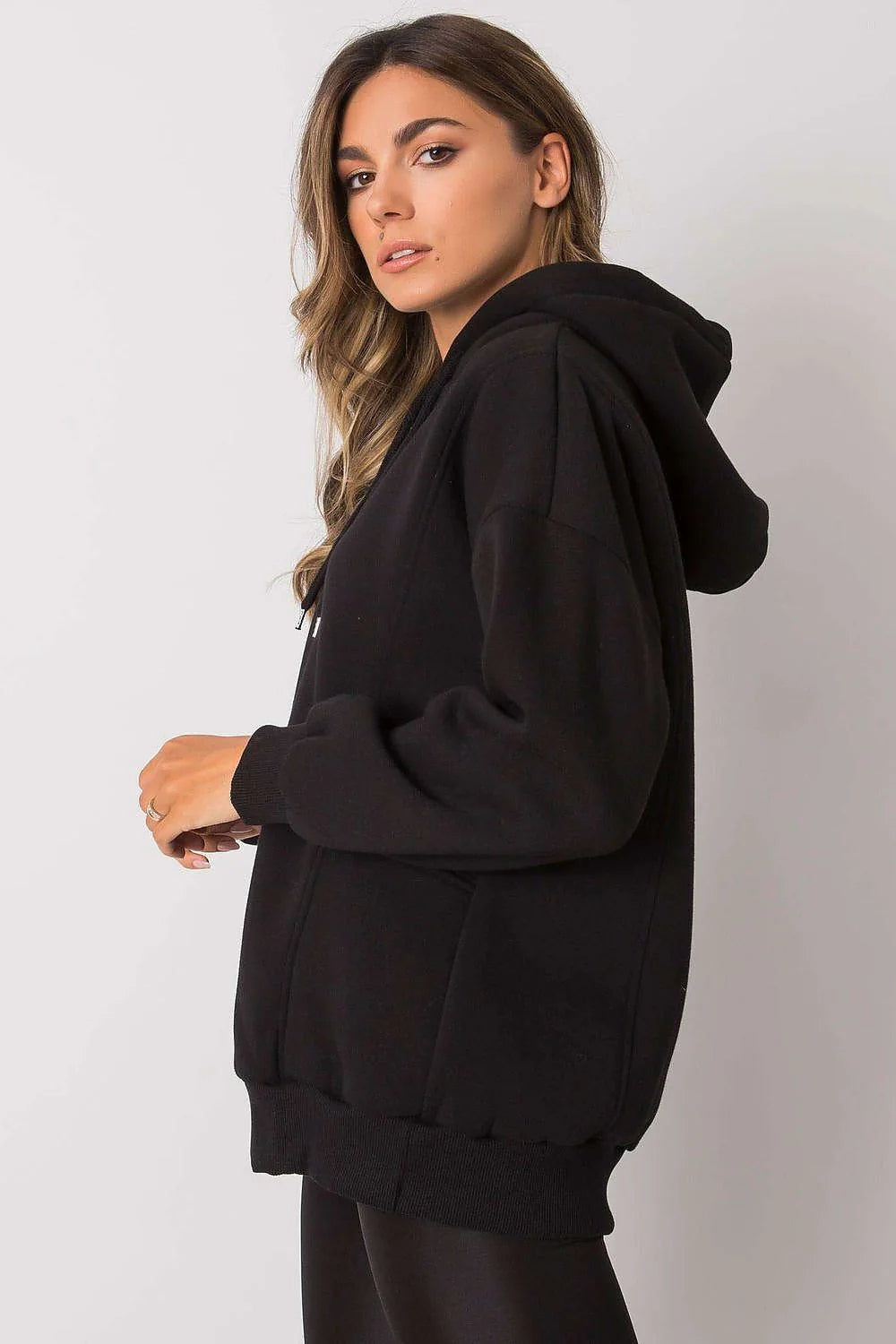 Ensemble casual femme sweat à capuche et shorts cycliste noir style décontracté