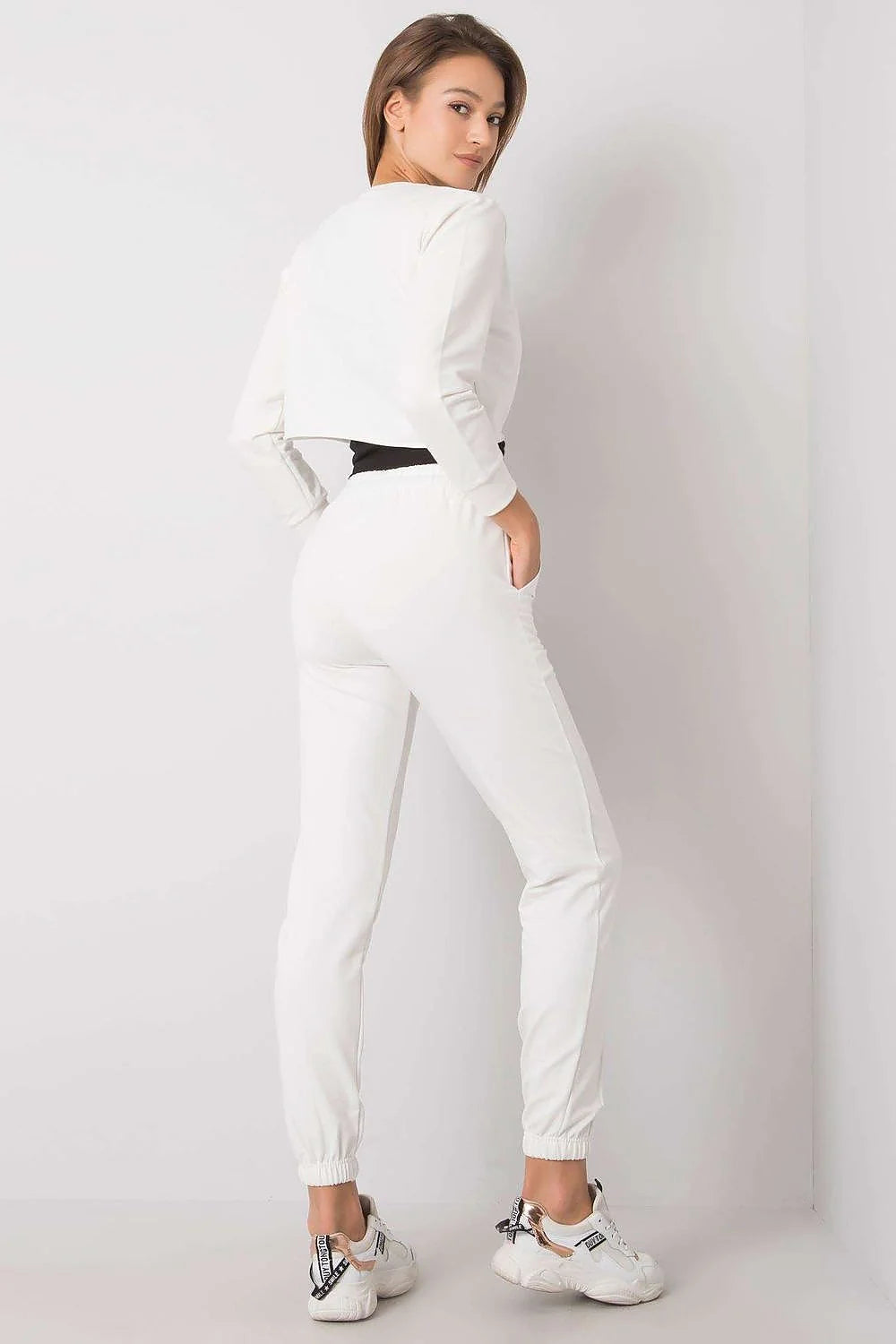 pantalon femme Rue Paris jogger taille haute blanc coupe ajustée ceinture élastique cordon noir chevilles élastiques poches avant tissu stretch