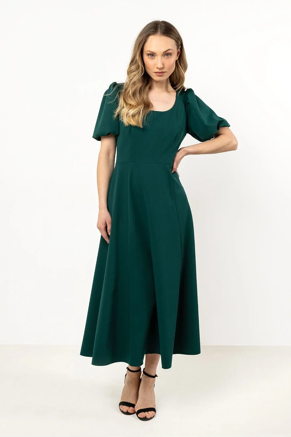 Robe midi féminine vert foncé manches courtes style classique décolleté bateau taille ajustée jupe évasée longueur cheville polyester elasthanne viscose femmes
