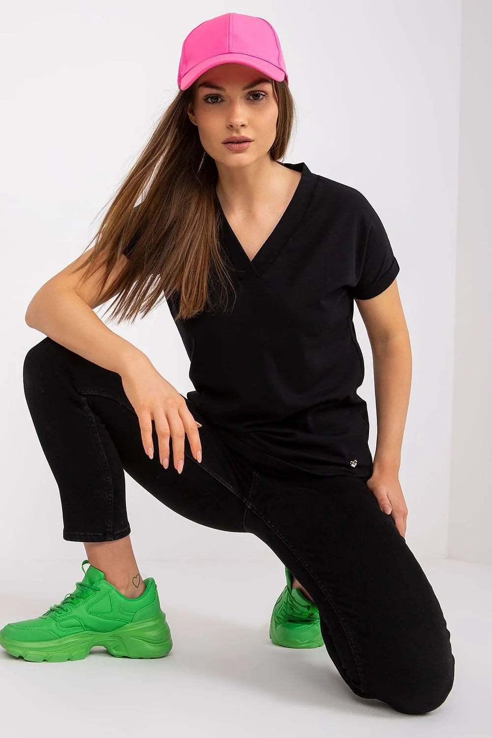 Outfit Casual Chic T-shirt Beige Denim Jeans Straight Cut Women Cotton Elastane Blend Blue Wash