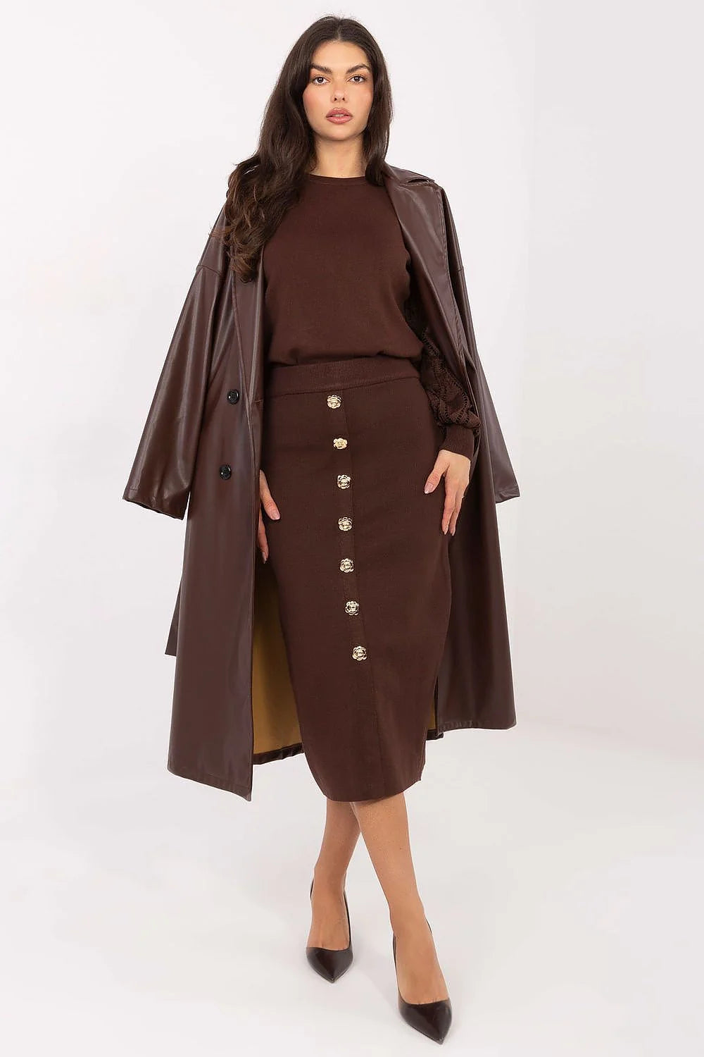 pull femme maille chocolat col rond manches ballon ajourées crochet détails dorés boutons ourlets côtelés finition stretch silhouette ajustée élégante