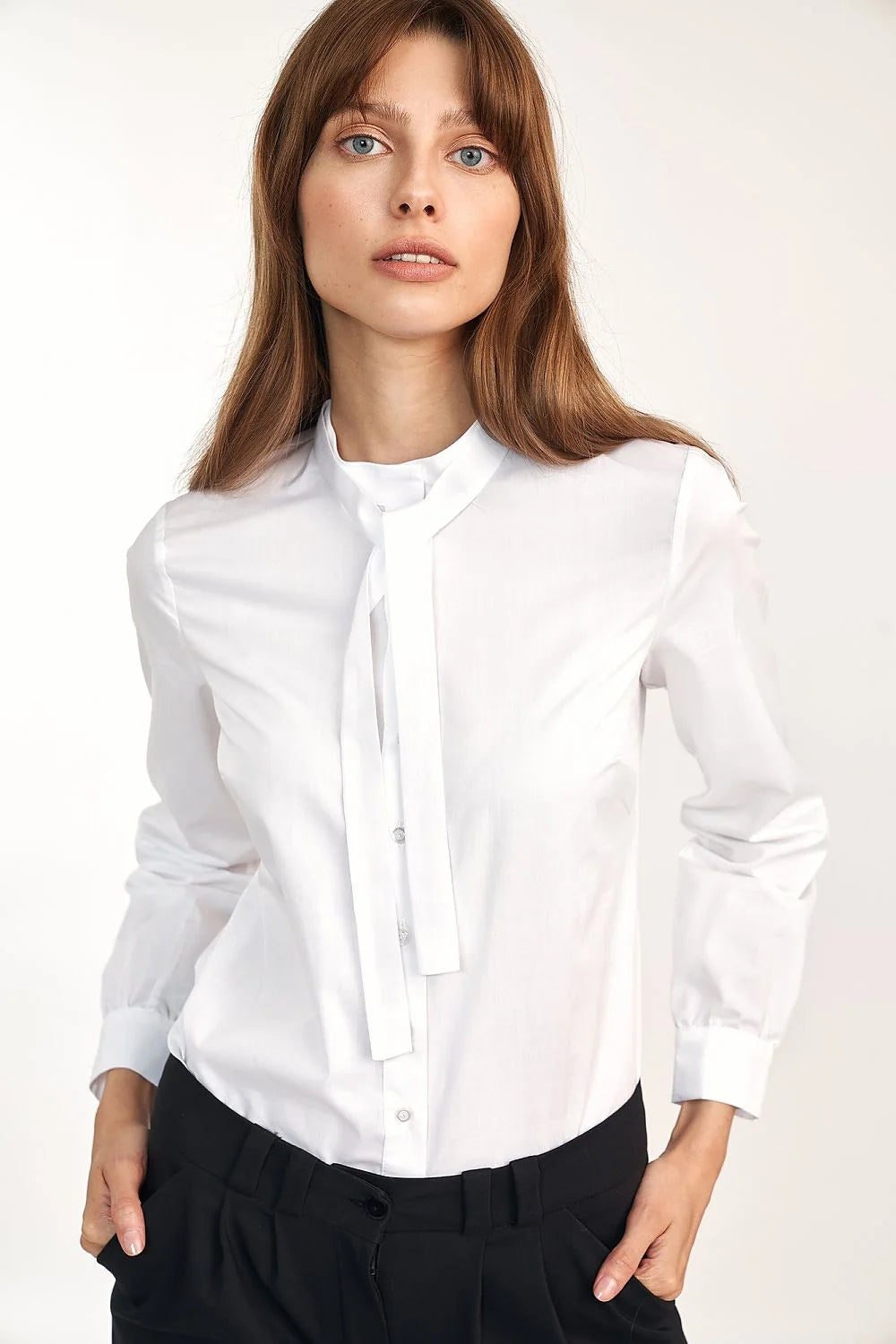 Chemise manche longue Nife élégante design minimaliste col montant coton polyester femme tenue professionnelle occasion