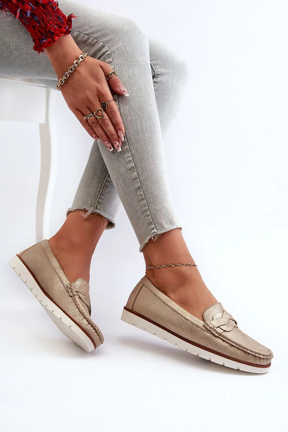 mocassins femme dorés métallisés cuir synthétique mors tressé surpiqûres semelle épaisse profil compensé confort coupe basse bout rond