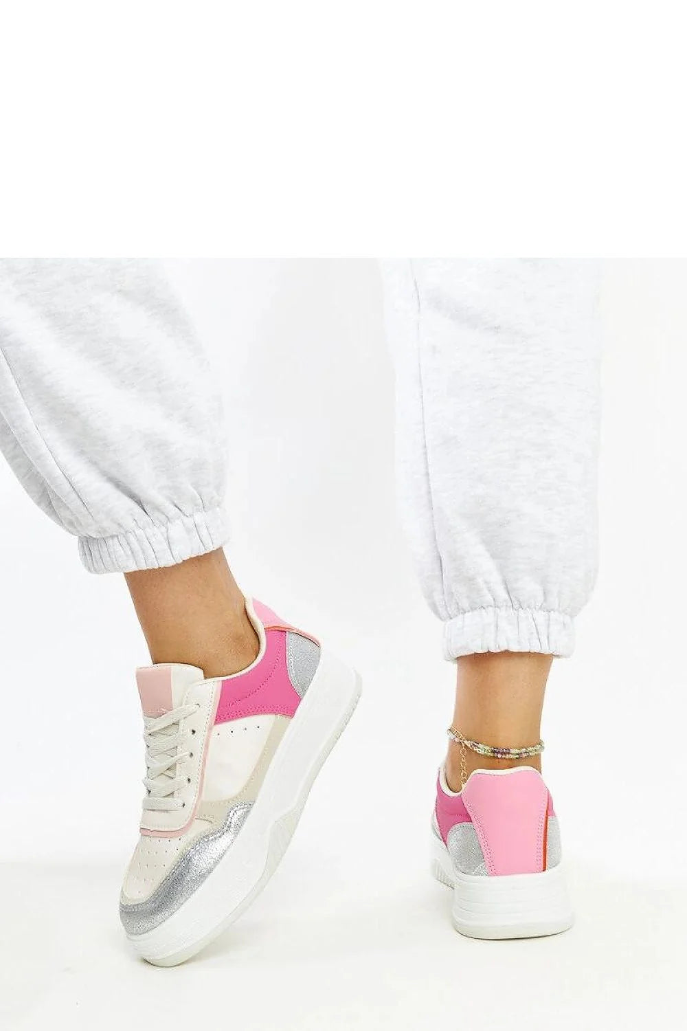 baskets femme colorées semelle épaisse blanche antidérapante chunky lowtop lacets cuir synthétique rose vif argenté perforées rembourrées rétro