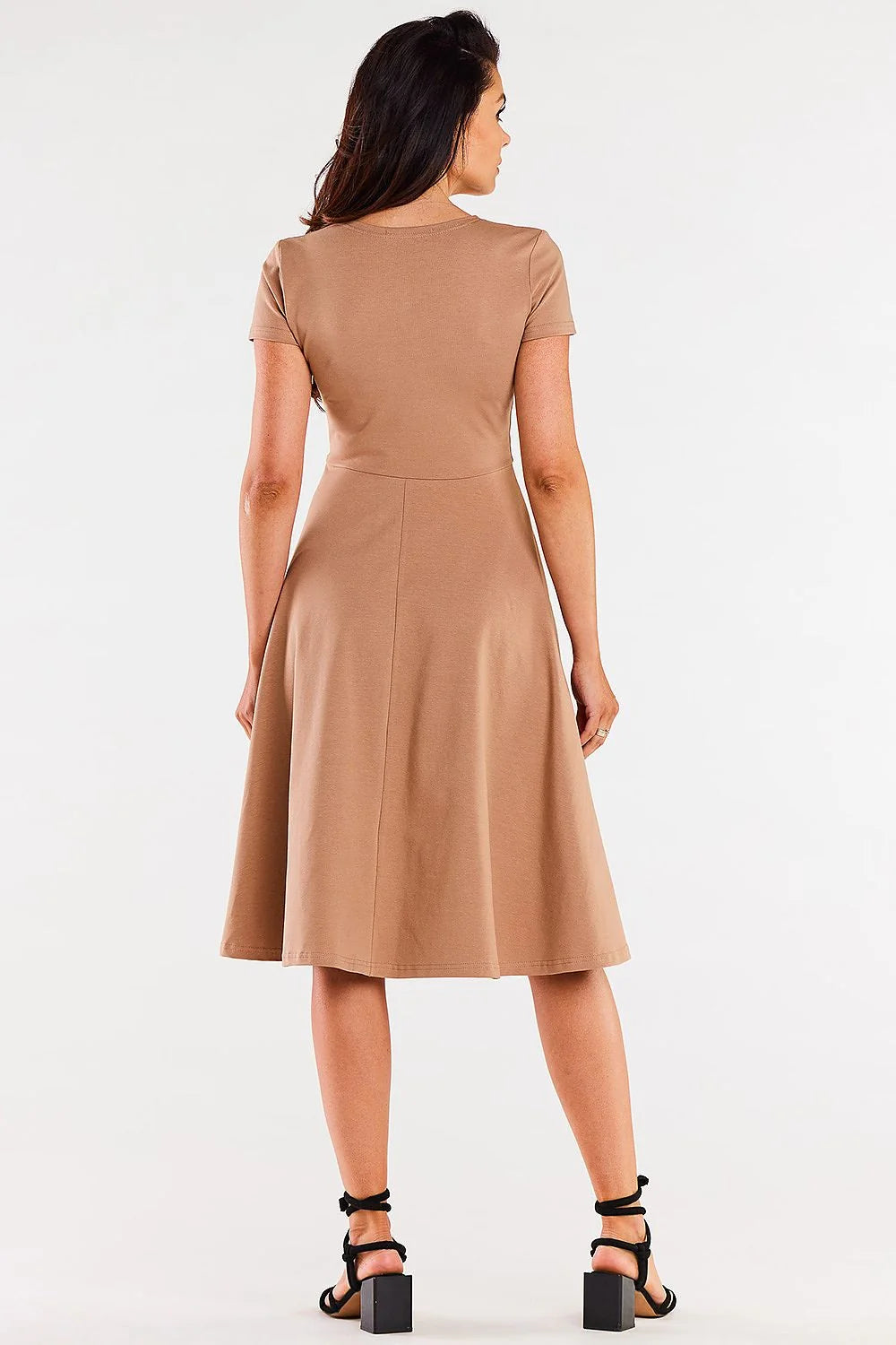 robe midi beige jersey coton stretch col V cache coeur manches courtes taille marquée jupe évasée genoux fluide