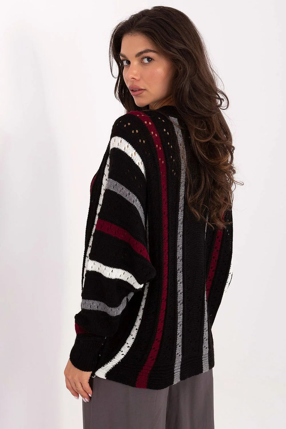 pull oversize femme maille acrylique noire rayures bordeaux gris blanc col rond manches longues ballon coupe ample ajouré