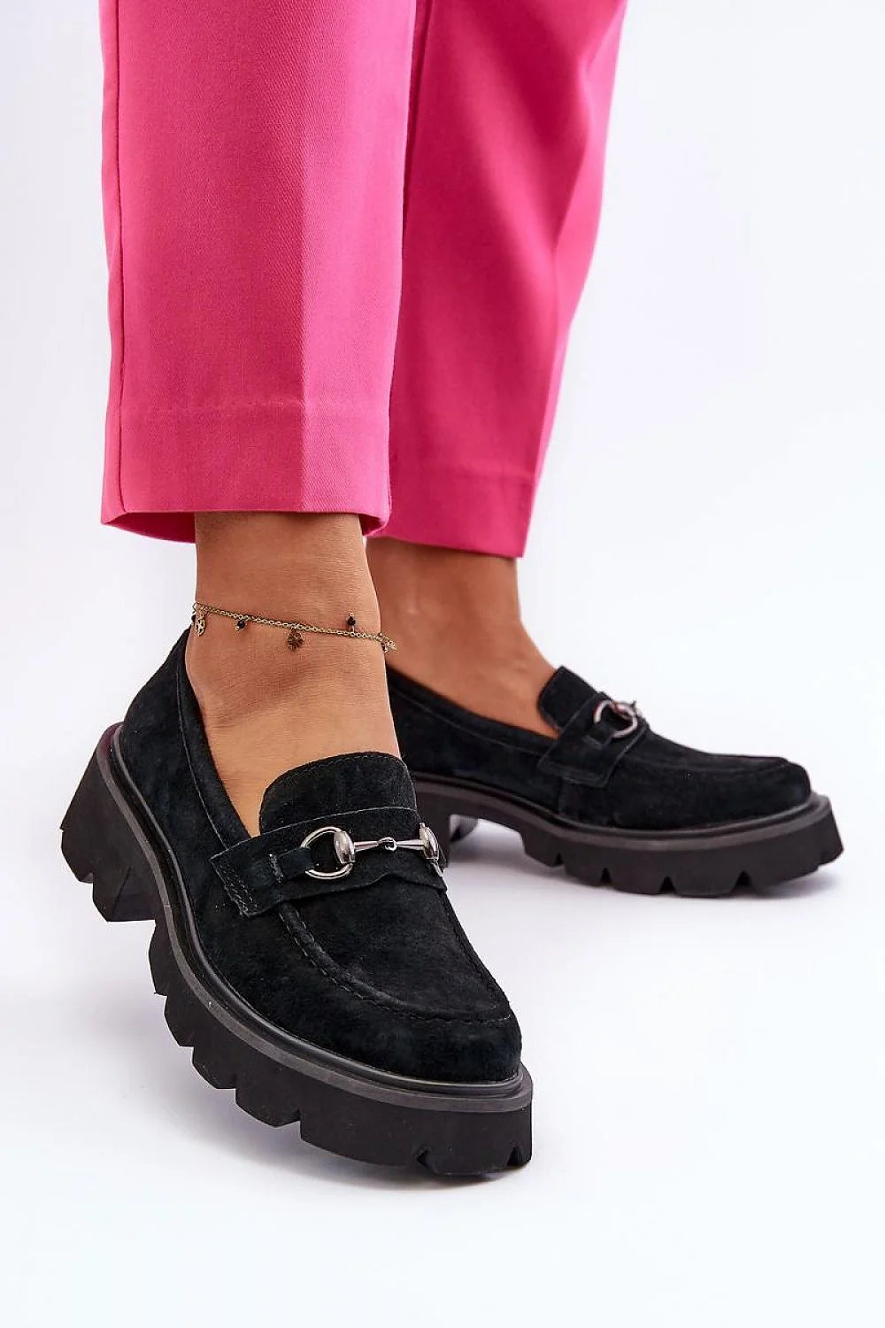 Moccasins pour femme en cuir suédé, style moderne, confortable, semelle épaisse, talon bas, design épuré, occasion versatile, Vinceza