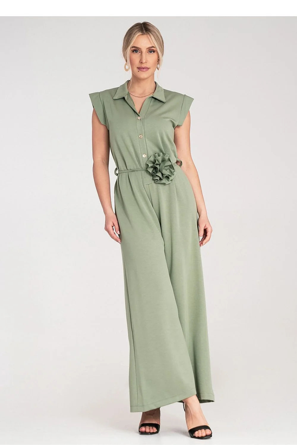 Combinaison pour femme élégante vert kaki matière fluide ceinture fleur boutons détails soignés style moderne coupe ample