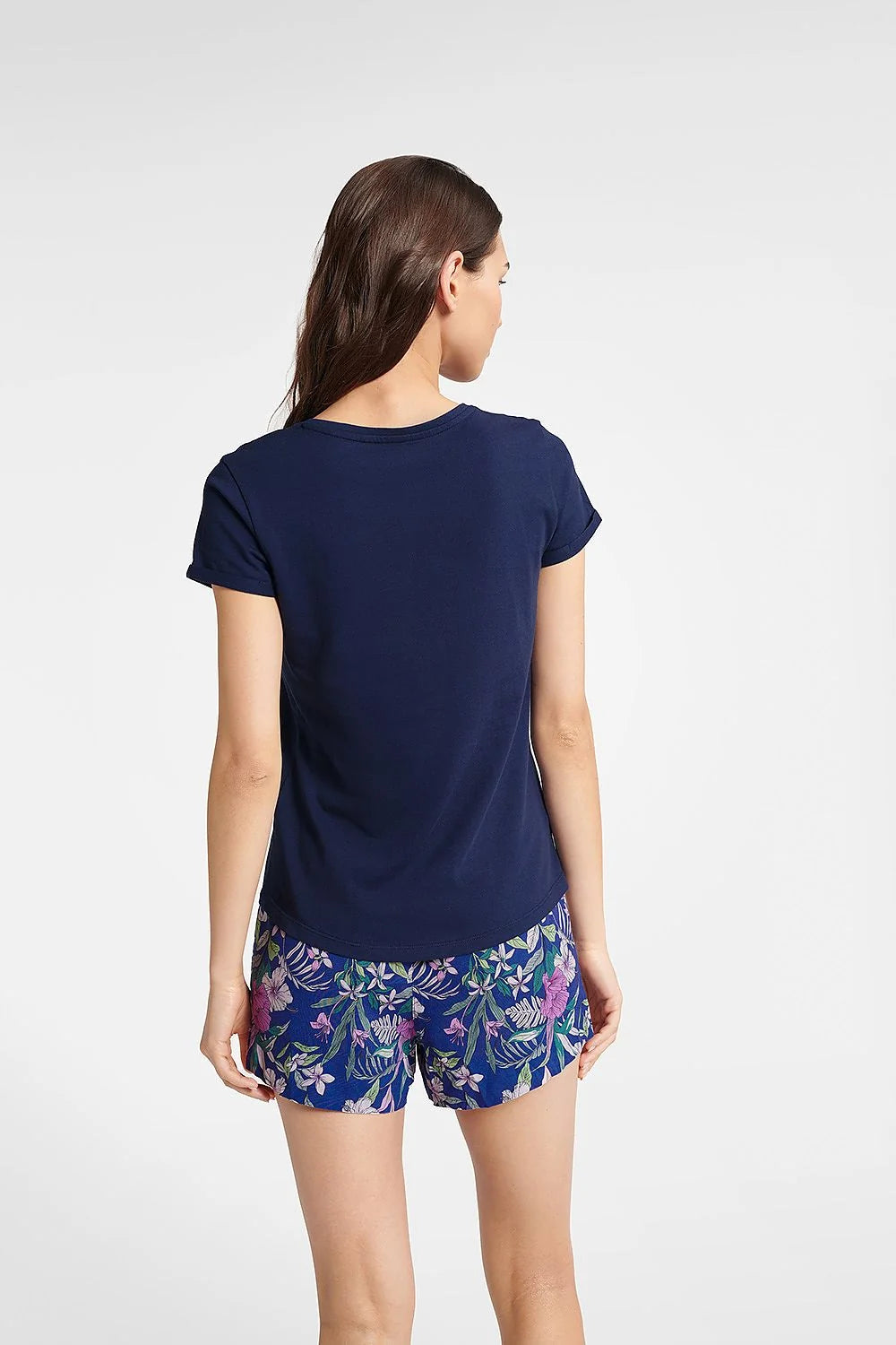 Pyjama femme deux pièces style casual coton bleu marine motifs floraux manches courtes short évasé été détente