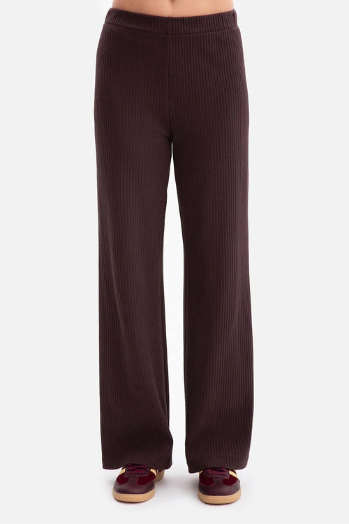 pantalon femme côtelé marron chocolat maille extensible taille élastique coupe décontractée jambes larges légèrement évasées longueur pleine tombé fluide