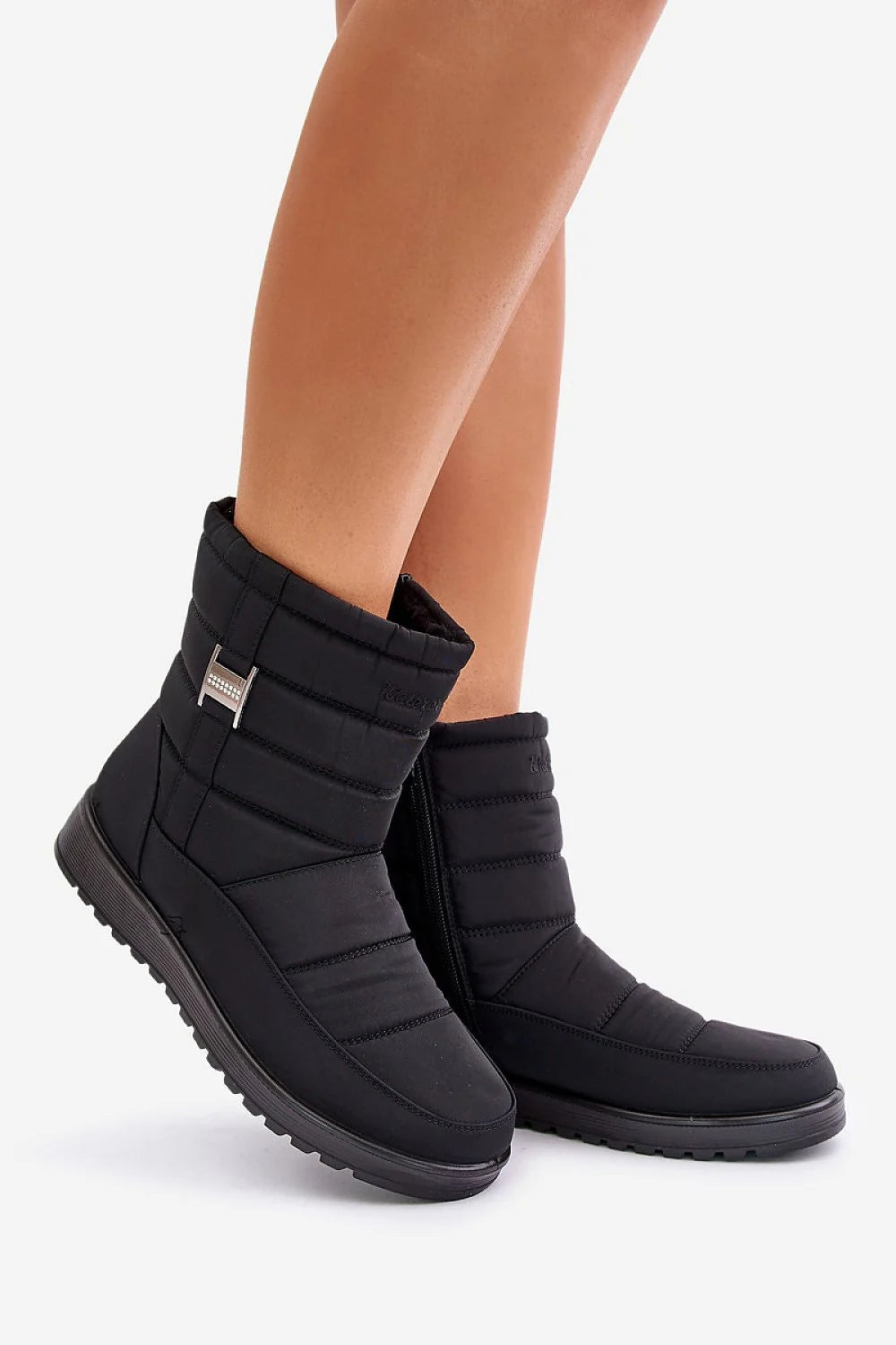 Bottes de neige femmes style moderne confort protection froid automne hiver matière textile doublure fourrure semelle caoutchouc fermeture glissière talon renforcé