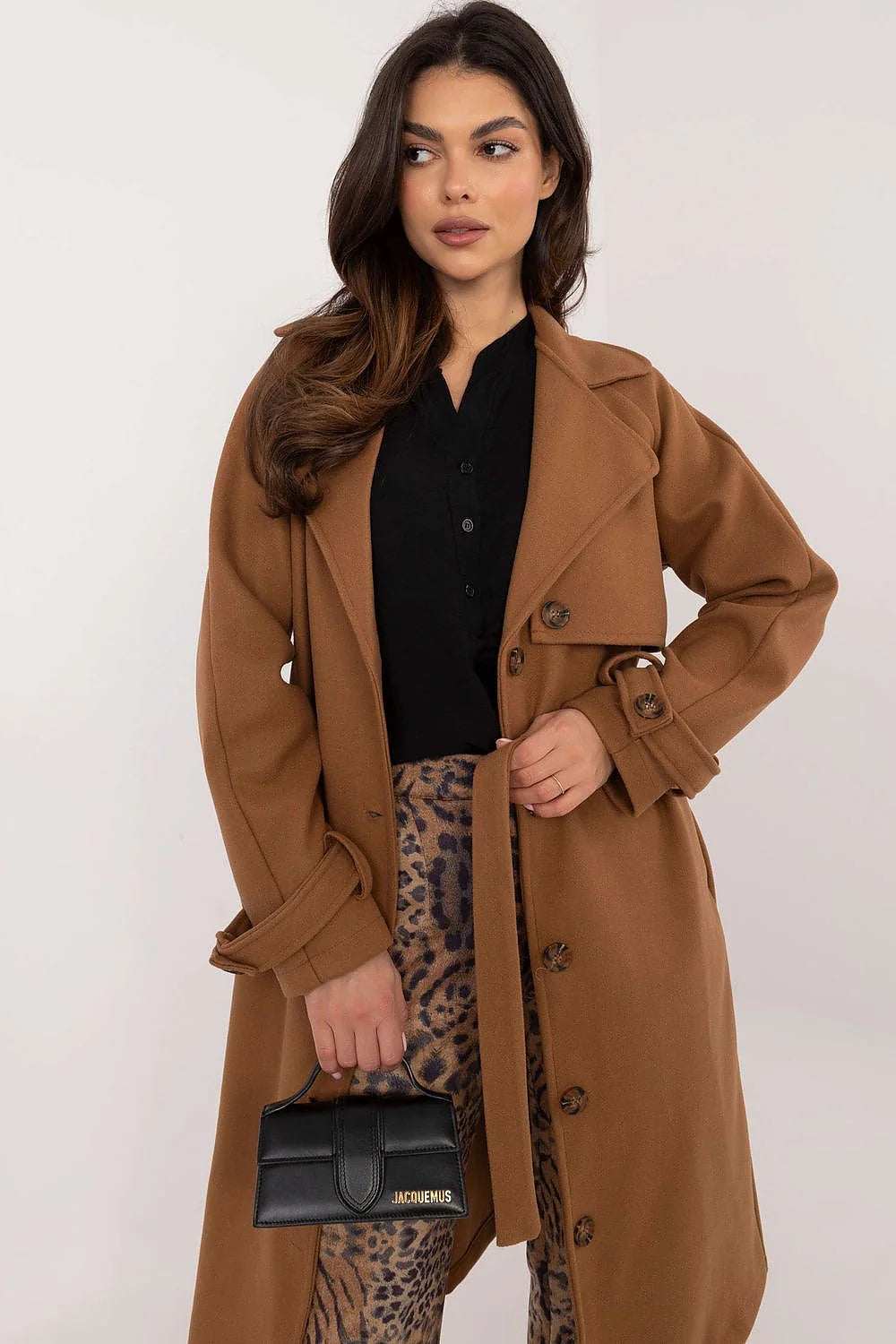 manteau camel trench laine élégant doubleboutonnage ceinture ajustable manches sangles réglables grands revers coupe droite oversize longueur genou