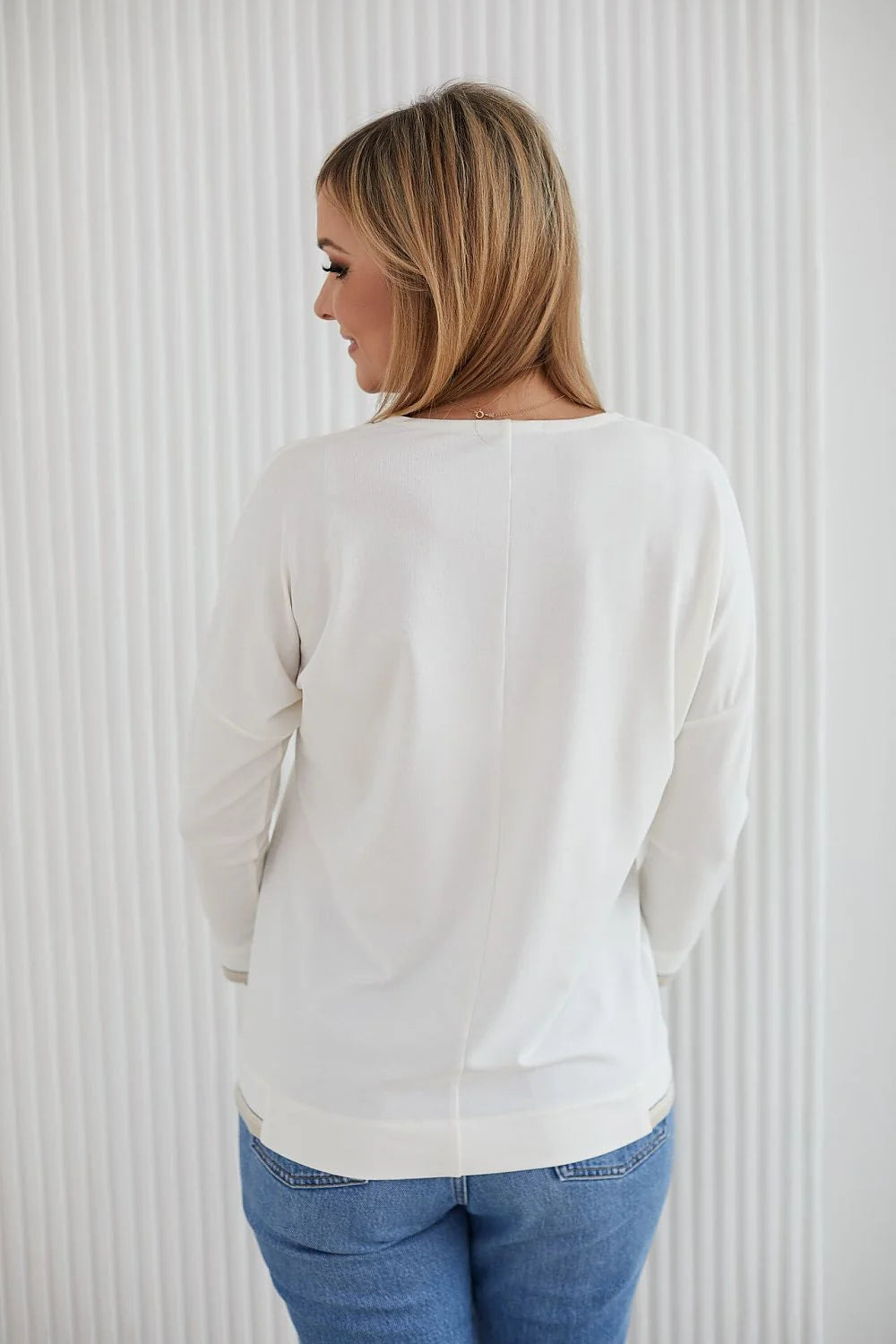 Pull Chandail La Aurora style moderne épuré manches longues col V viscose 95% elasthanne 5% femmes matures